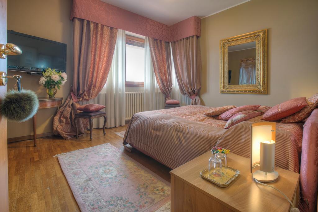 Bed and Breakfast La Volpe Dorata Стреза Экстерьер фото